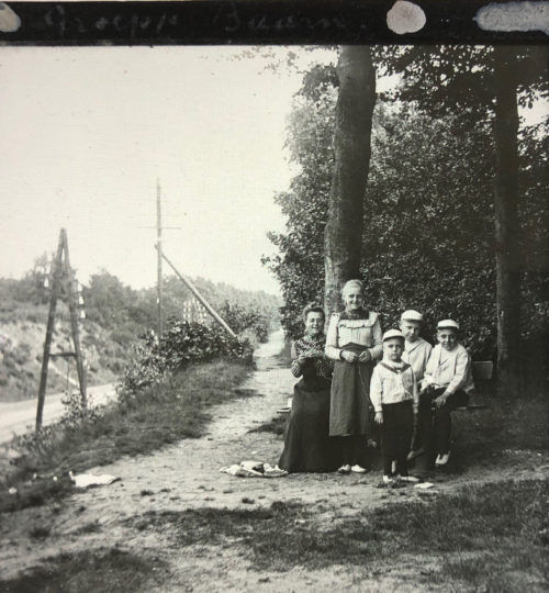 Engeltje met Rie, Izaak, Luit en Engelbertje in Baarn 1898